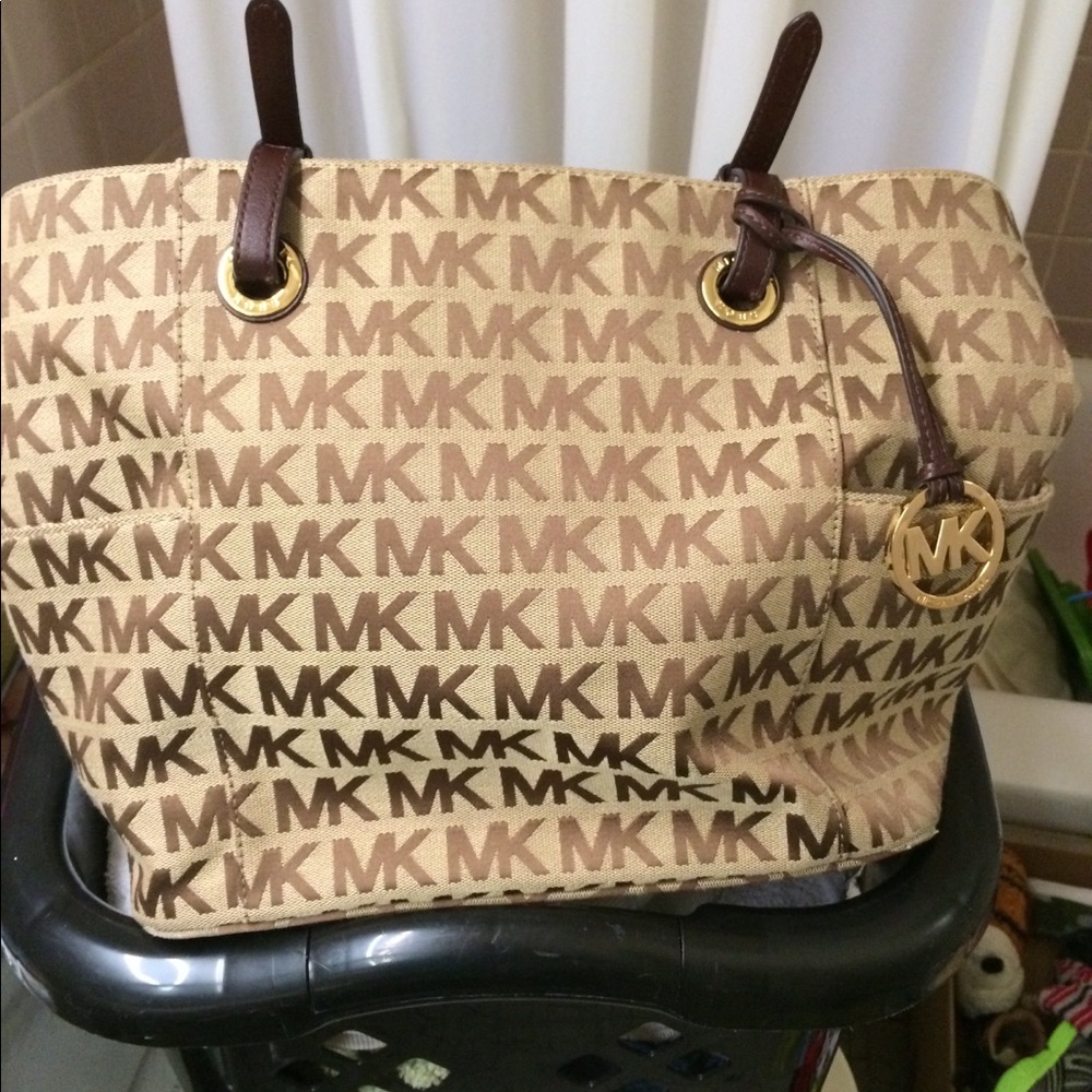 Michael Kors  EW tote